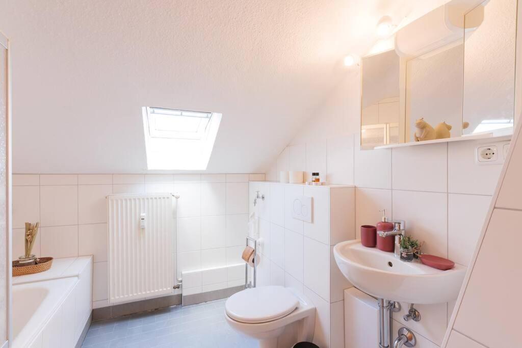 - 3-bedroom Luxury: Central & Spacious In & Big Tv And Kitchen - Appartement *