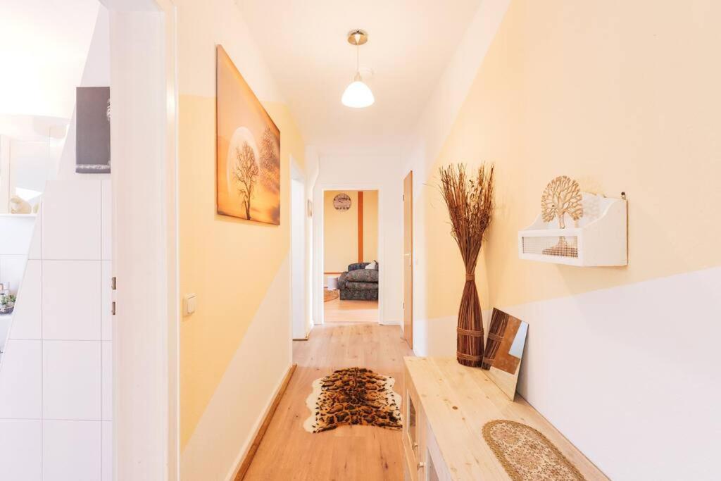 - 3-bedroom Luxury: Central & Spacious In & Big Tv And Kitchen - * Duisburg