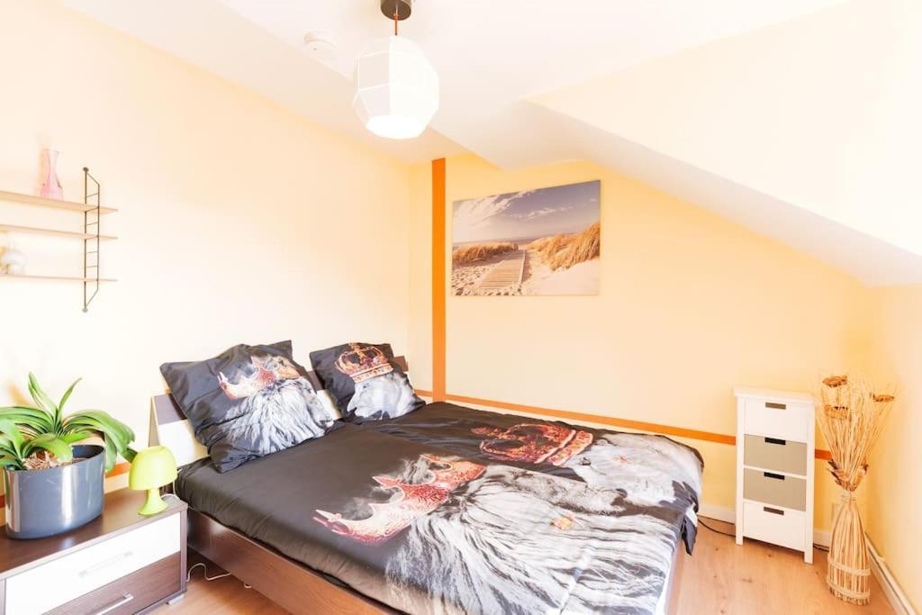 - 3-bedroom Luxury: Central & Spacious In & Big Tv And Kitchen - Appartement